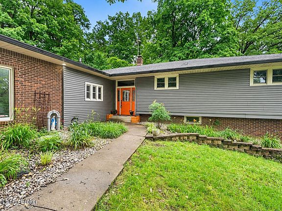 3rd image of 3140 Yorkshire Dr