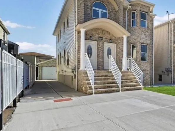 11521 143rd St #1, Jamaica, NY 11436