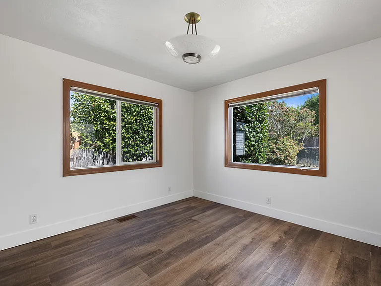 1505 N Monroe St — Photo 16