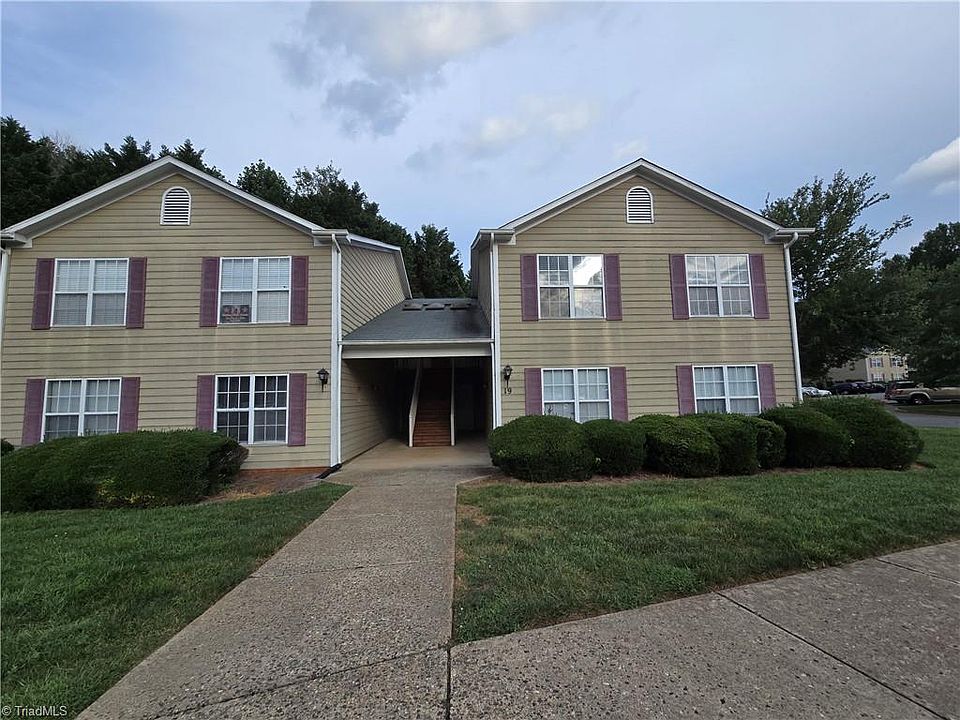 1st image of 19 Meadowood Glen Way APT D