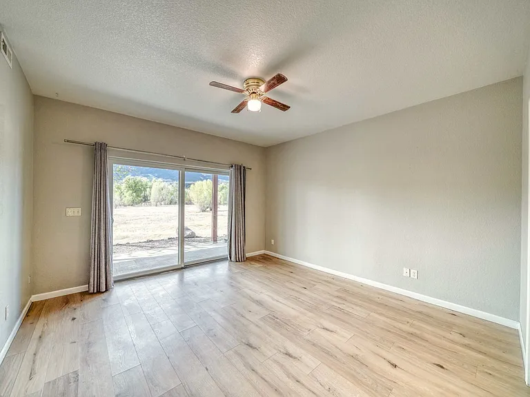 105 M And M Ln #2B — Photo 15