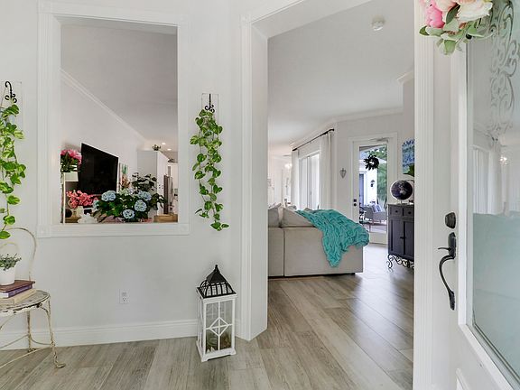 4th image of 322 Marlberry Circle