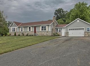 330 Black Barren Rd, Peach Bottom, PA 17563