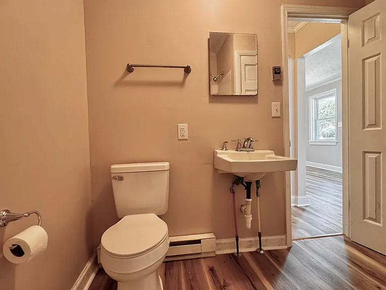 912 Forest St — Photo 29