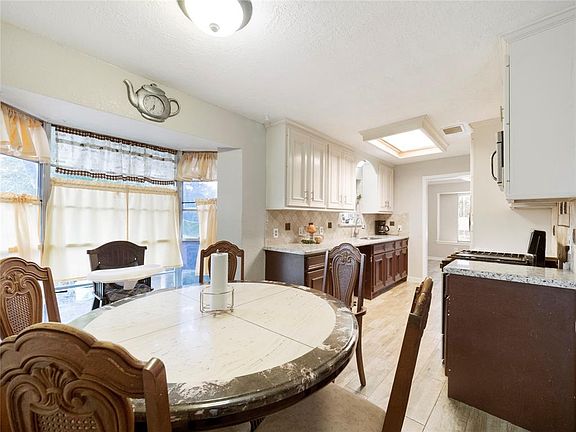 5th image of 10535 Sagewillow Ln