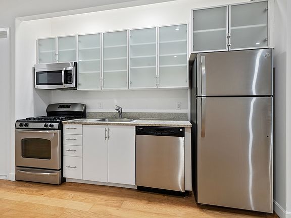 5th image of 37 Wall St APT 3K
