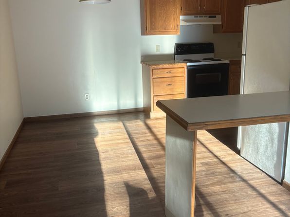 8695 Rosewood Ave NW APT 7