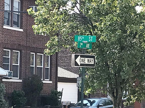 Exterior Neighborhood (street photo)