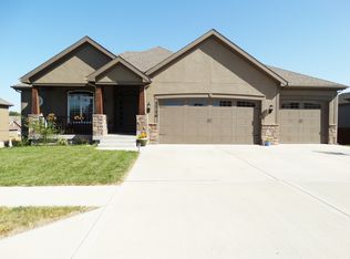 1726 Harbor Dr, Kearney, MO 64060