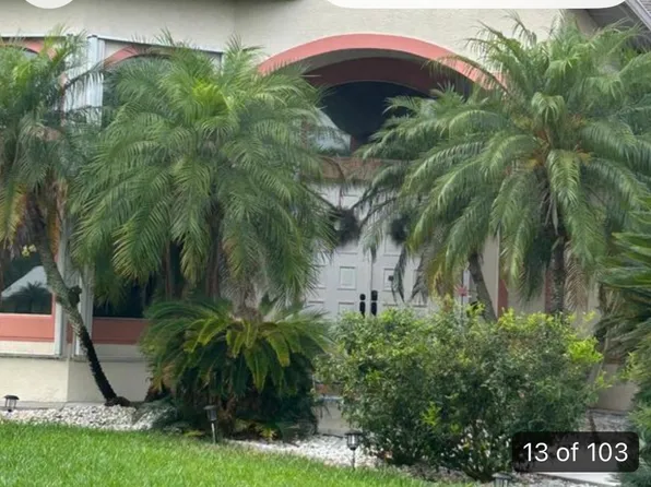 605 Mirror Lakes Dr, Lehigh Acres, FL 33974