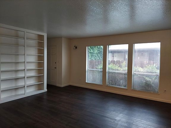 4th image of 1413 Yarmouth Dr APT C