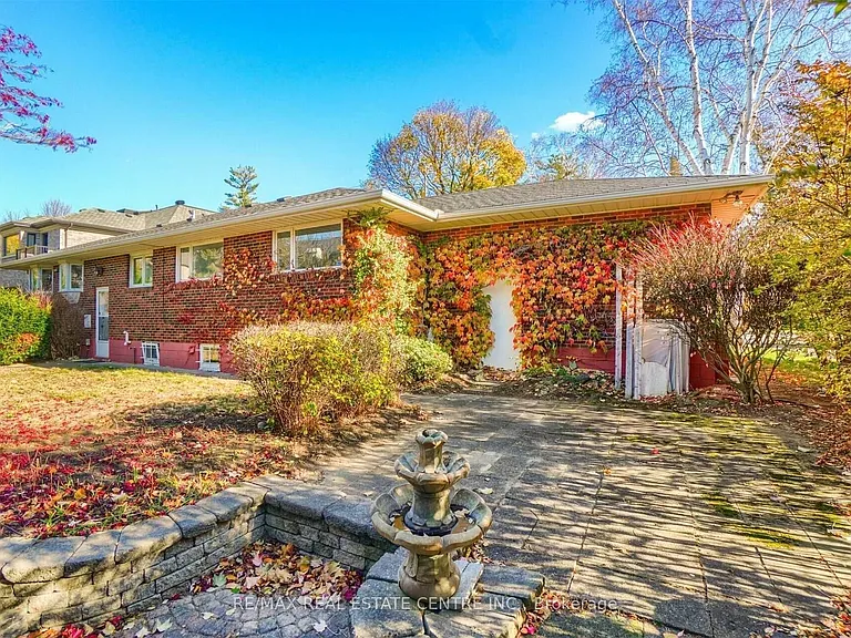 585 Indian Rd N — Photo 14