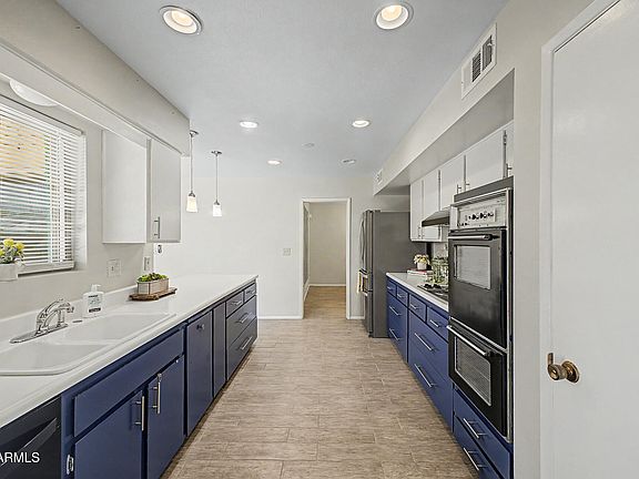 3rd image of 10405 W SARATOGA Circle W