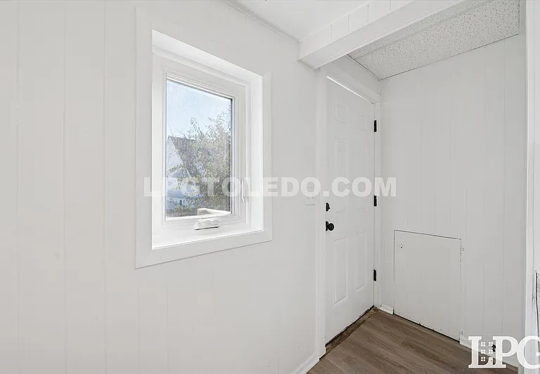 4013 Caroline Ave — Photo 2