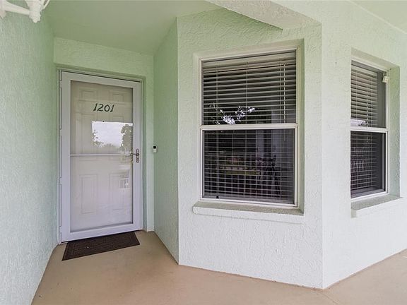 3rd image of 5725 GREENWOOD AVENUE #1201