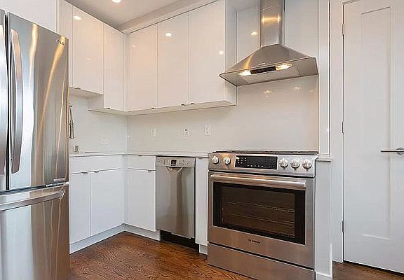 2nd image of 2513 27th St APT 4A