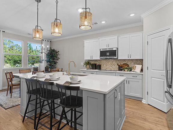 5th image of 596 Newgate Ct SE #Gr8nd5