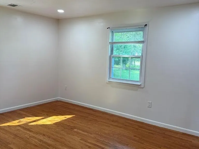 68 Ellison Rd — Photo 7