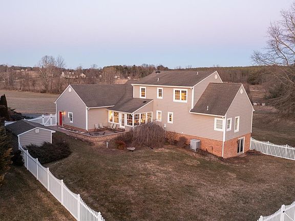3rd image of 164 Heston Farm Ln