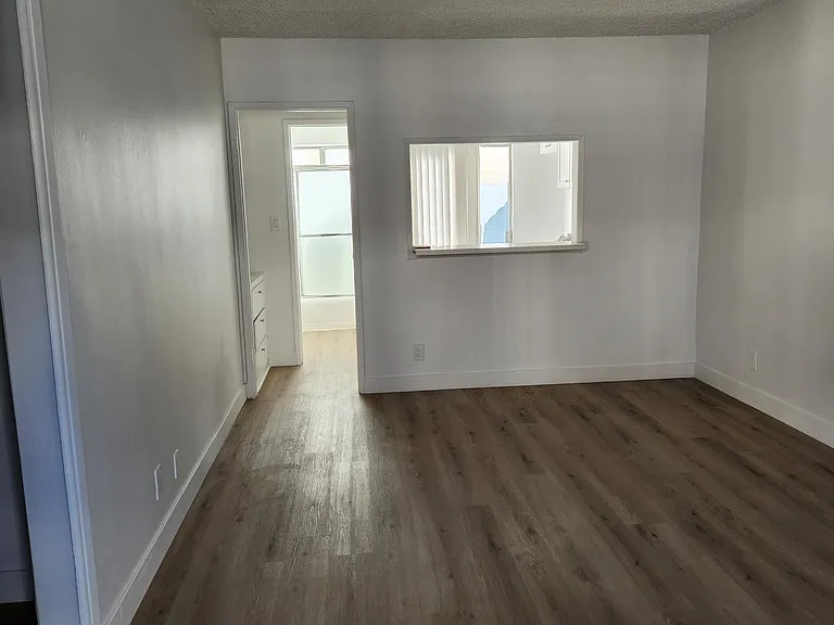 10341 Zelzah Ave #8 — Photo 6