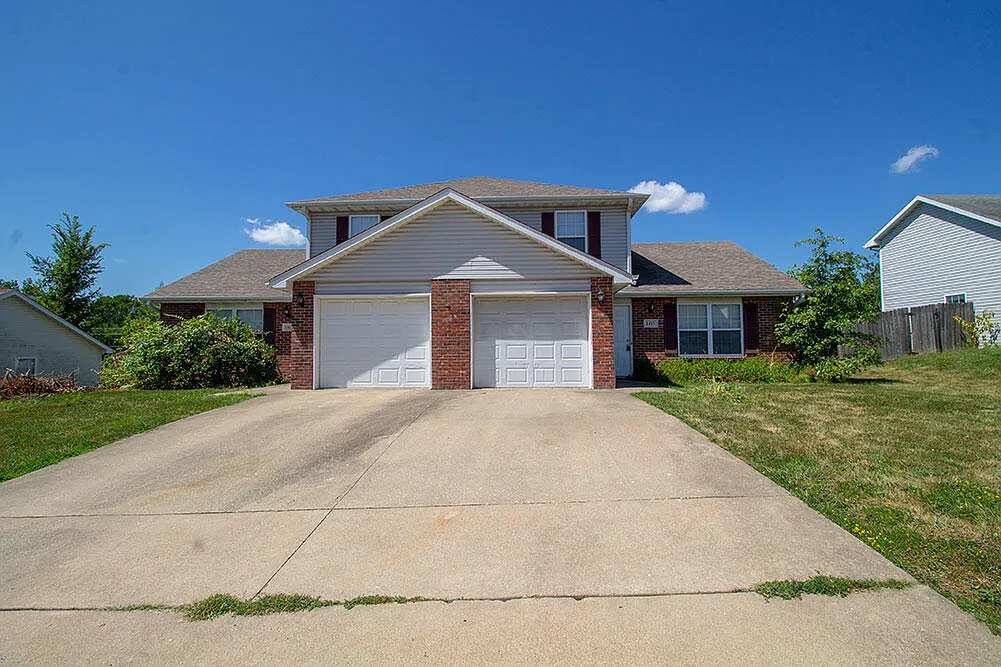 3 bed, 2.0 bath, 1218 sqft, $1,395 — Photo 3