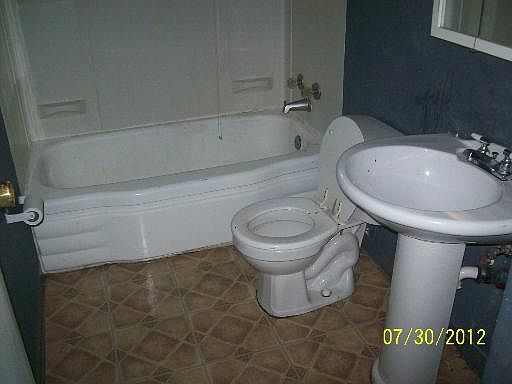 4th image of 14841 Richmond Ave