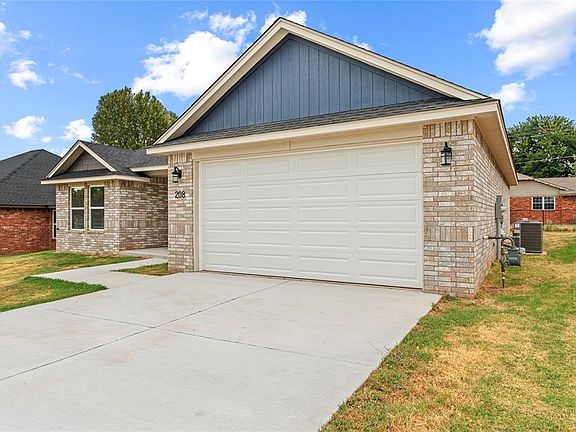 2nd image of 208 E Abbot Ln