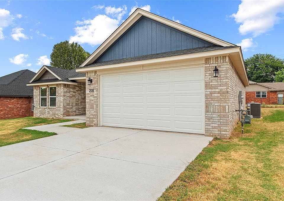1st image of 208 E Abbot Ln