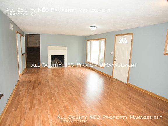 3rd image of 9914 Crestwood Dr