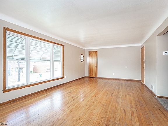 4th image of 4633 Warner Rd