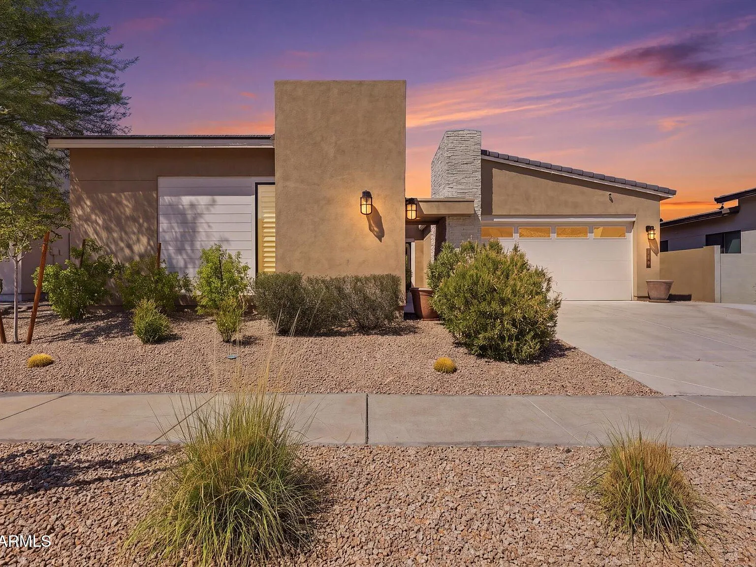 3 bed, 2.5 bath, 2481 sqft, $5,900 — Photo 2