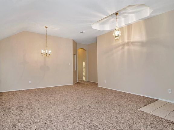 4th image of 2111 Stonewood Dr