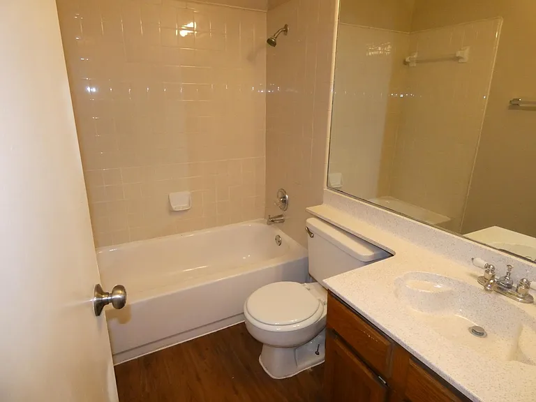 Meadowbrook Dr — Photo 4