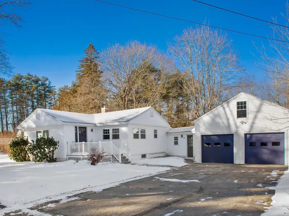 33 Maple Avenue, Kennebunk, ME 04043
