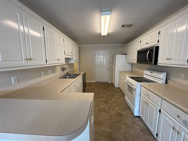 217 Village Pkwy — Photo 4