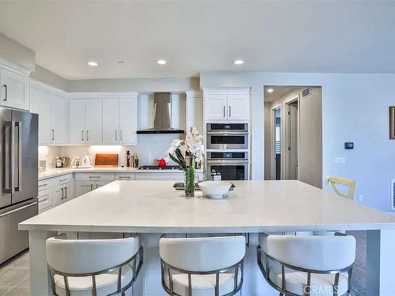 3318 Doheny Way — Photo 1