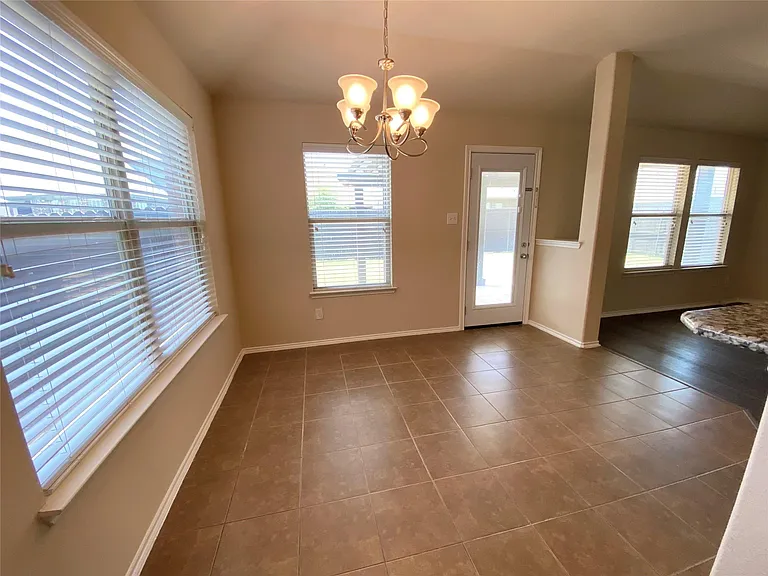 848 Lake Forest Trl — Photo 9