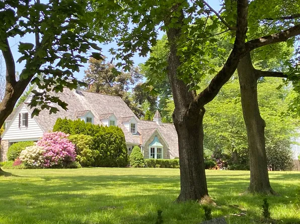 18 Lincoln Ave, Rye Brook, NY 10573