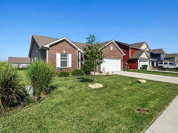 3rd image of 394 Thistlewood Dr