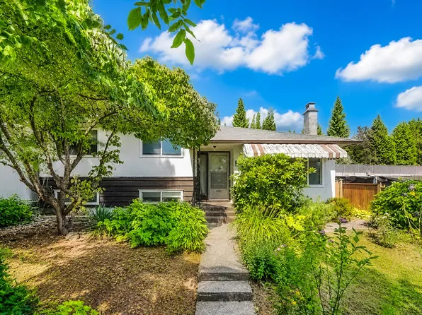 8259 10th Ave, Burnaby, BC V3N 2S6