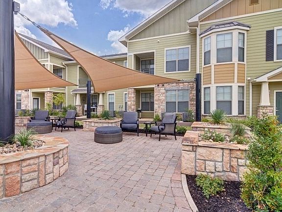 Community Courtyards w/ Grilling Area