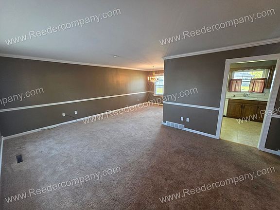 3rd image of 222 Maple Ln