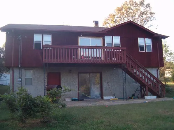 1205 Bloom Lndg, Charlotte, TN 37036