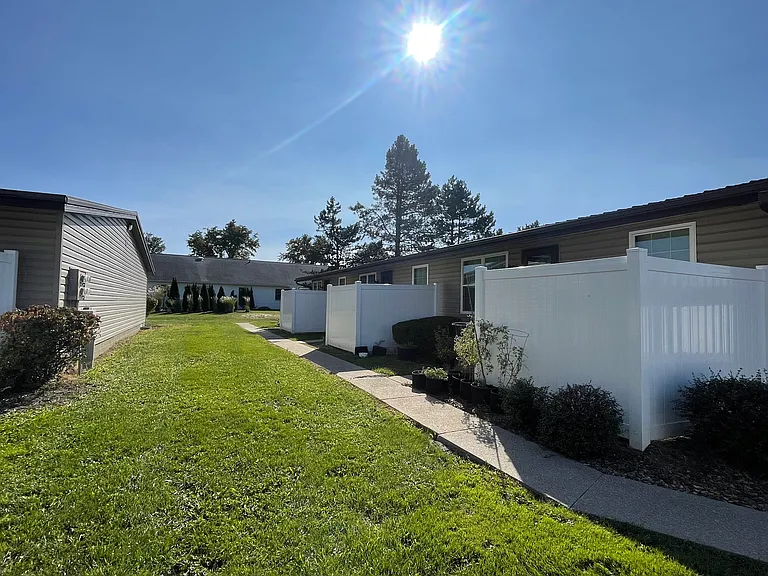 Sandalwood/Springwood — Photo 3