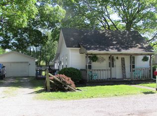 109 W Prairie St, Sidney, IL 61877