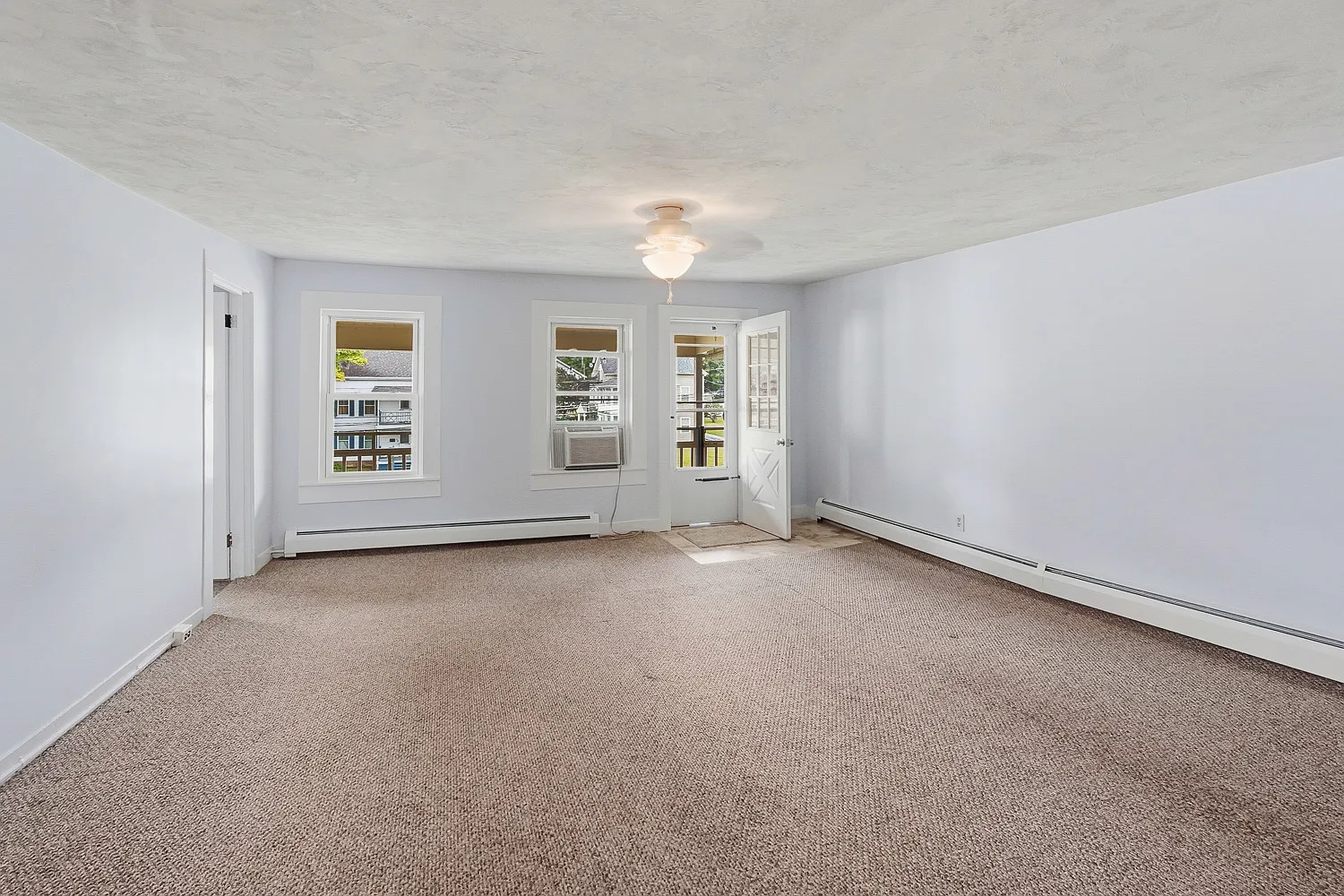 2 bed, 950 sqft, $1,550 — Photo 2