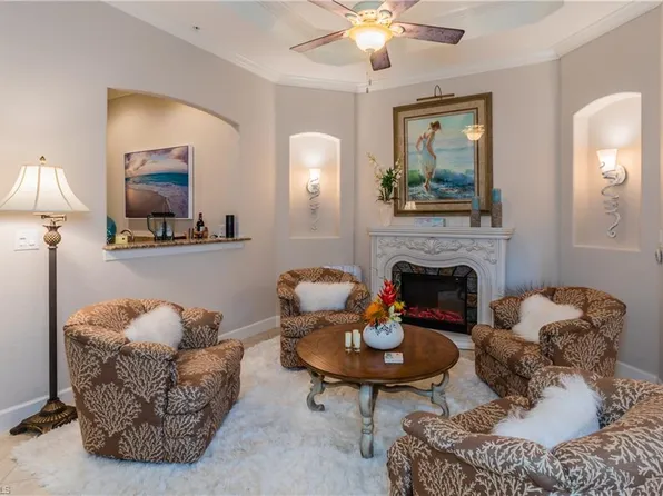 8080 Players Cove Dr Unit 201, Naples, FL 34113