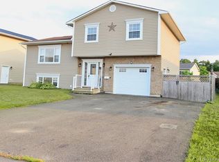 8 Hallihan Dr, Oromocto, NB E2V0C1