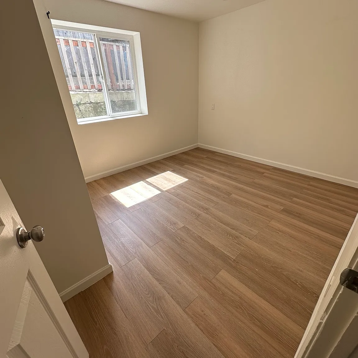 2 bed, 500 sqft, $2,500 — Photo 3