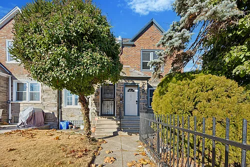 1873 E Tulpehocken St Photo 1